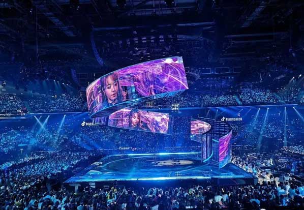 江苏卫视2019跨年晚会LED租赁屏以地砖和冰屏为主